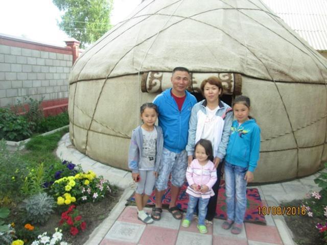 Guest House Ulukbek Bokonbayevo Luaran gambar