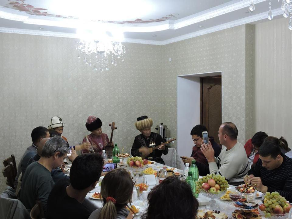 Guest House Ulukbek Bokonbayevo Luaran gambar